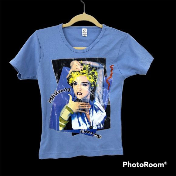 Vintage Madonna Tee Shirt Strike A Pose Vinyl Shiny Transfer USA Small - Picture 1 of 9